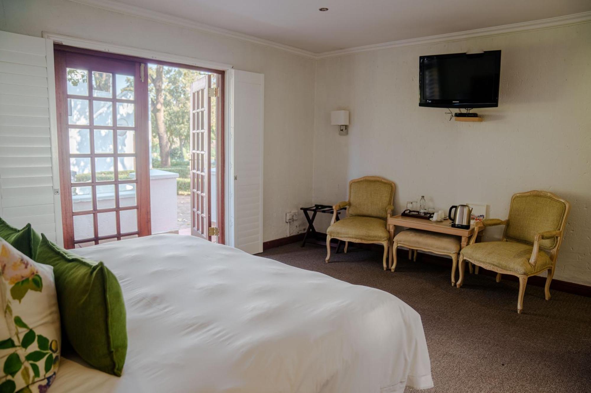 River Meadow Manor Centurion Extérieur photo