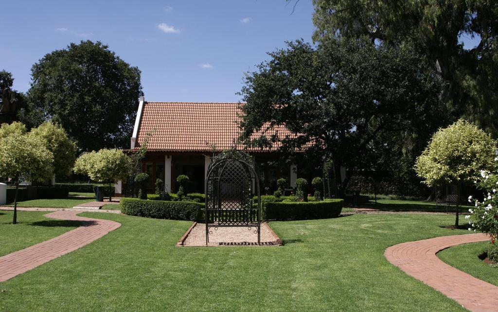 River Meadow Manor Centurion Extérieur photo