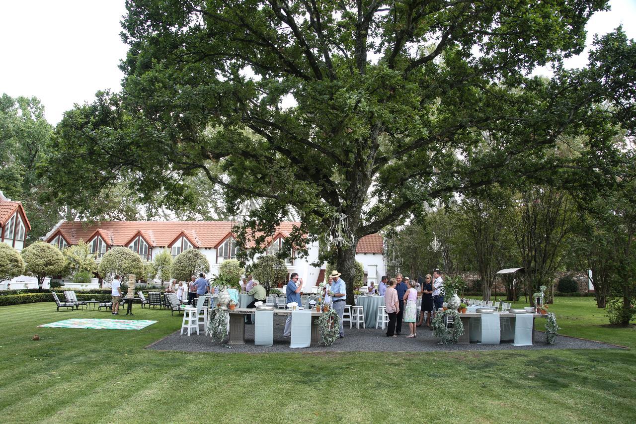 River Meadow Manor Centurion Extérieur photo