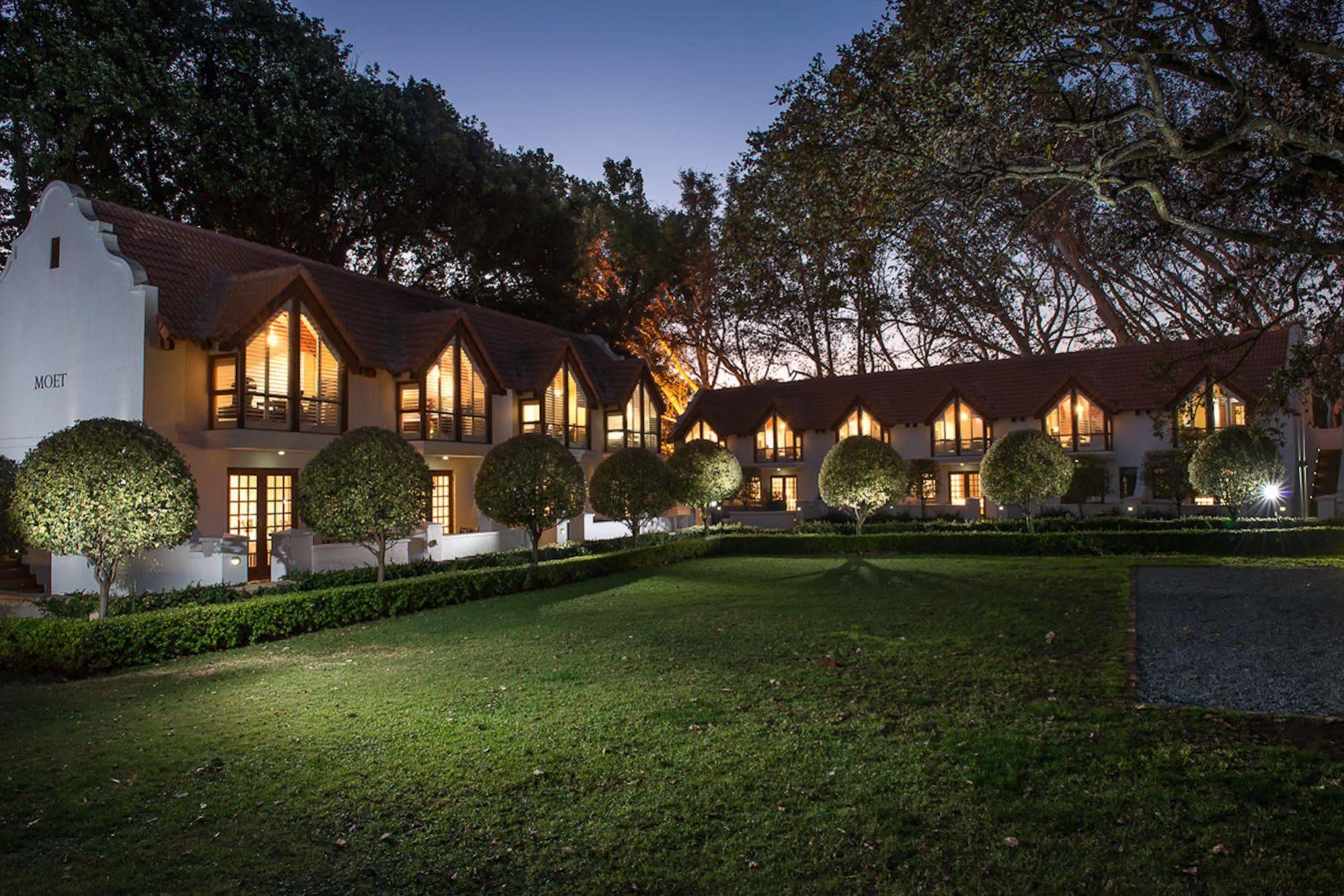 River Meadow Manor Centurion Extérieur photo
