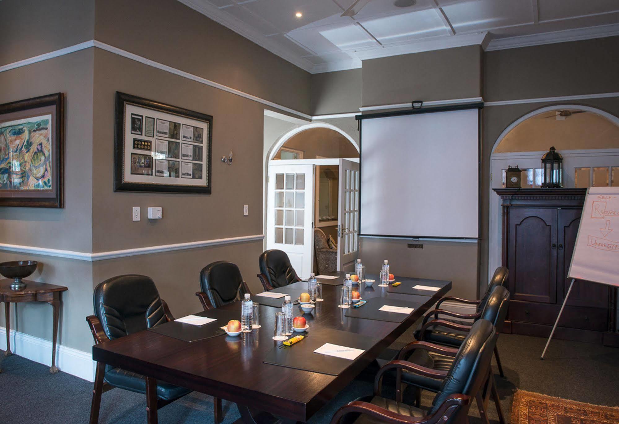 River Meadow Manor Centurion Extérieur photo