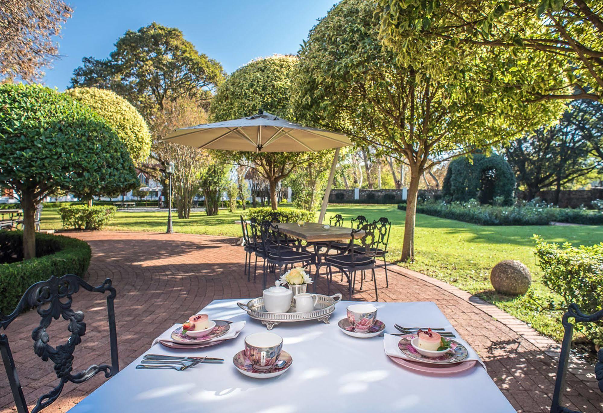River Meadow Manor Centurion Extérieur photo