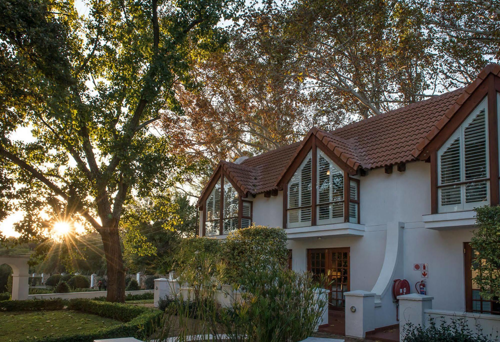River Meadow Manor Centurion Extérieur photo